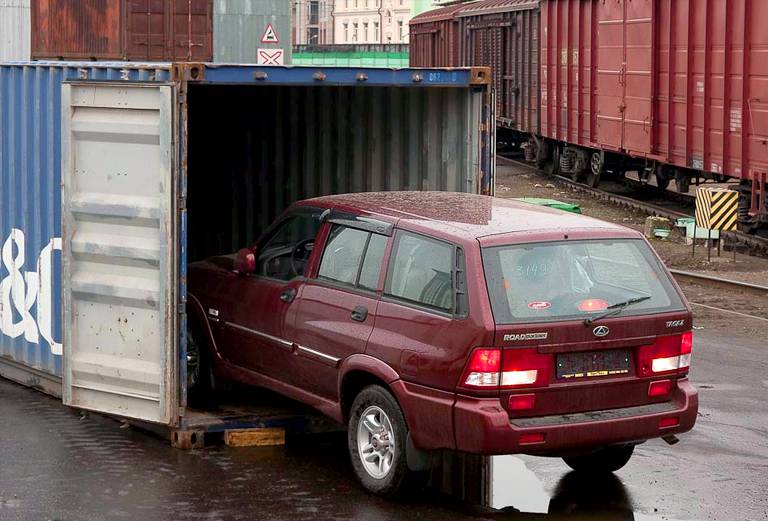 Стоимость транспортировки жд контейнером машины из Омска в Калининграда
